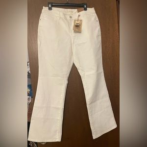 Coldwater Creek NWT!!  White Denim Natural Fit Bootcut Jeans - Size 12P